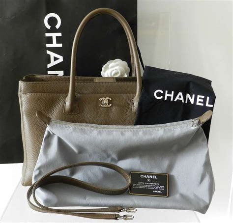 chanel tote with zipper|Chanel cerf tote.